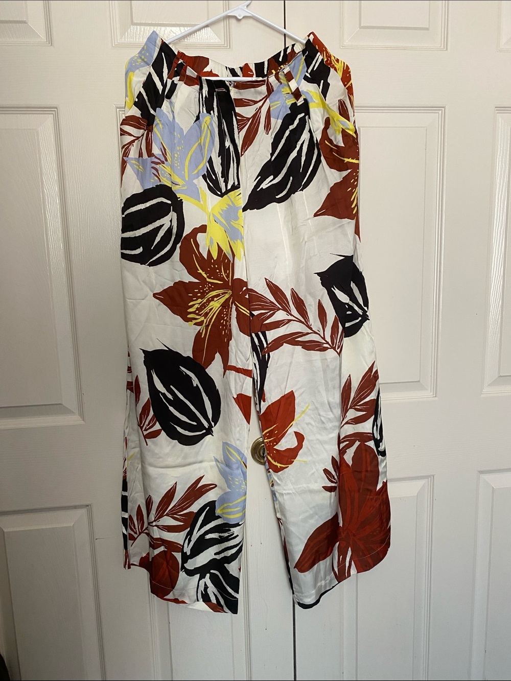 RUTI Wide-Leg Floral Pants in White with Rust & Black - SIZE M/ L